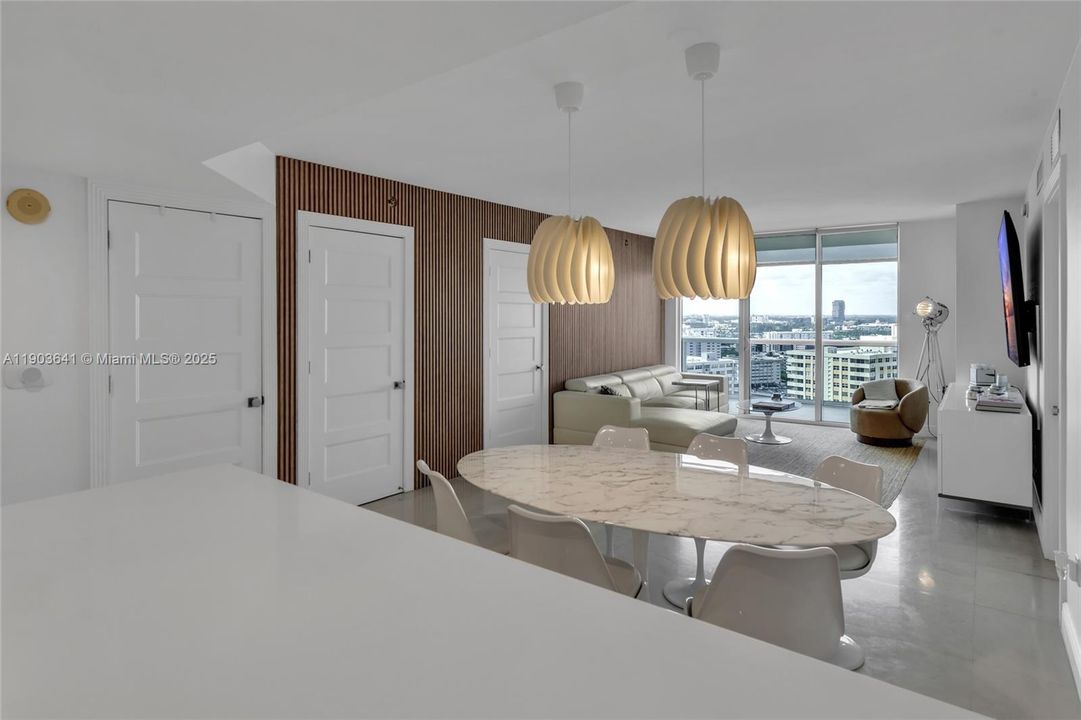 На продажу: $1,099,000 (2 спален, 3 ванн, 1571 Квадратных фут)