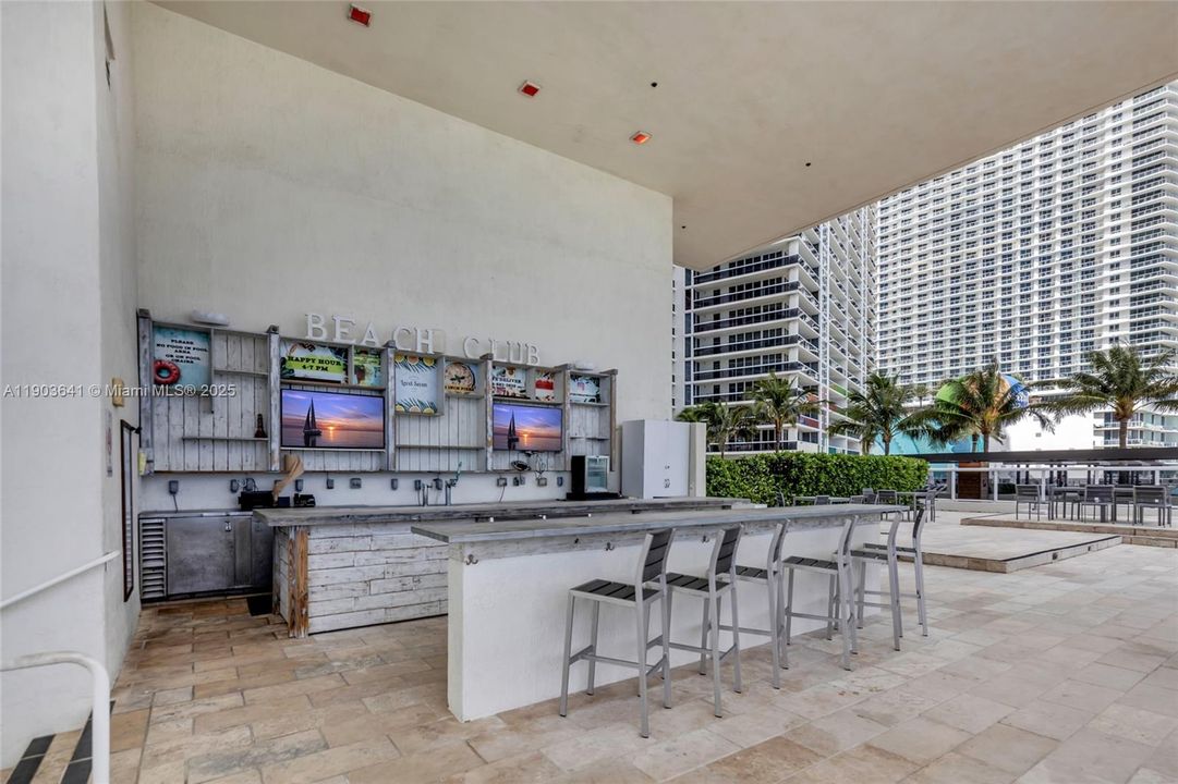 На продажу: $1,099,000 (2 спален, 3 ванн, 1571 Квадратных фут)