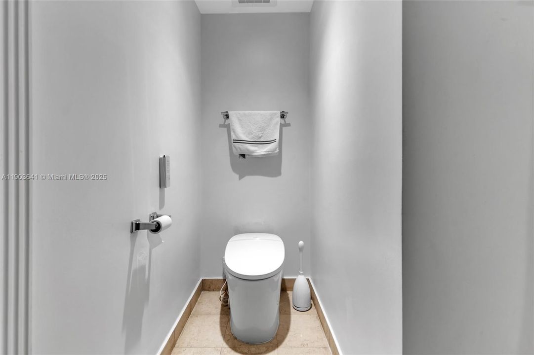 На продажу: $1,099,000 (2 спален, 3 ванн, 1571 Квадратных фут)