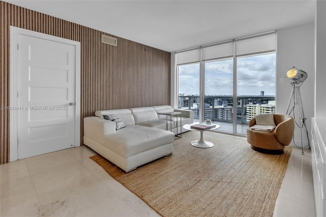 На продажу: $1,099,000 (2 спален, 3 ванн, 1571 Квадратных фут)