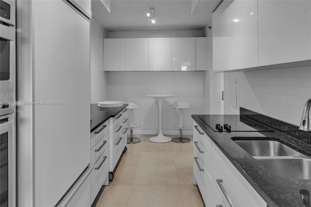 На продажу: $1,099,000 (2 спален, 3 ванн, 1571 Квадратных фут)