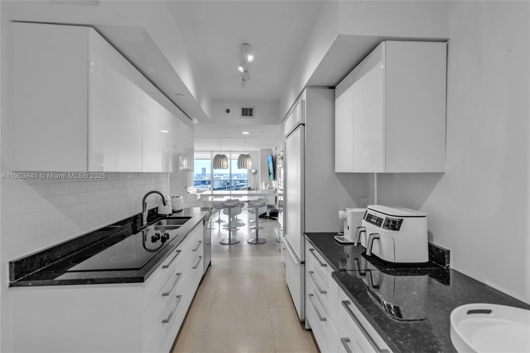 На продажу: $1,099,000 (2 спален, 3 ванн, 1571 Квадратных фут)