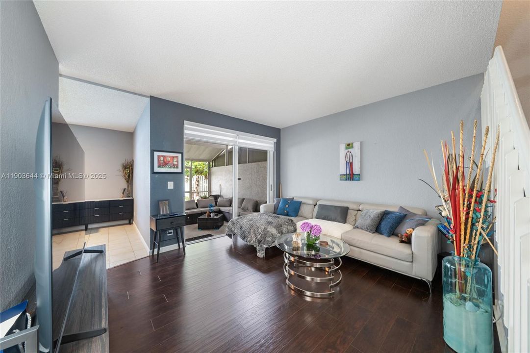 For Sale: $515,000 (3 beds, 2 baths, 1529 Square Feet)