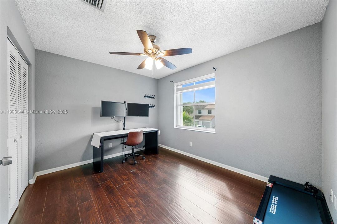 For Sale: $515,000 (3 beds, 2 baths, 1529 Square Feet)