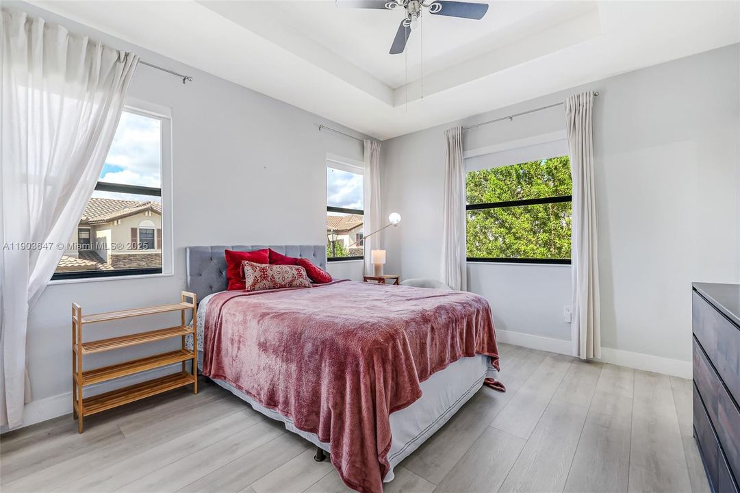 Active With Contract: $500,000 (3 beds, 2 baths, 1506 Square Feet)