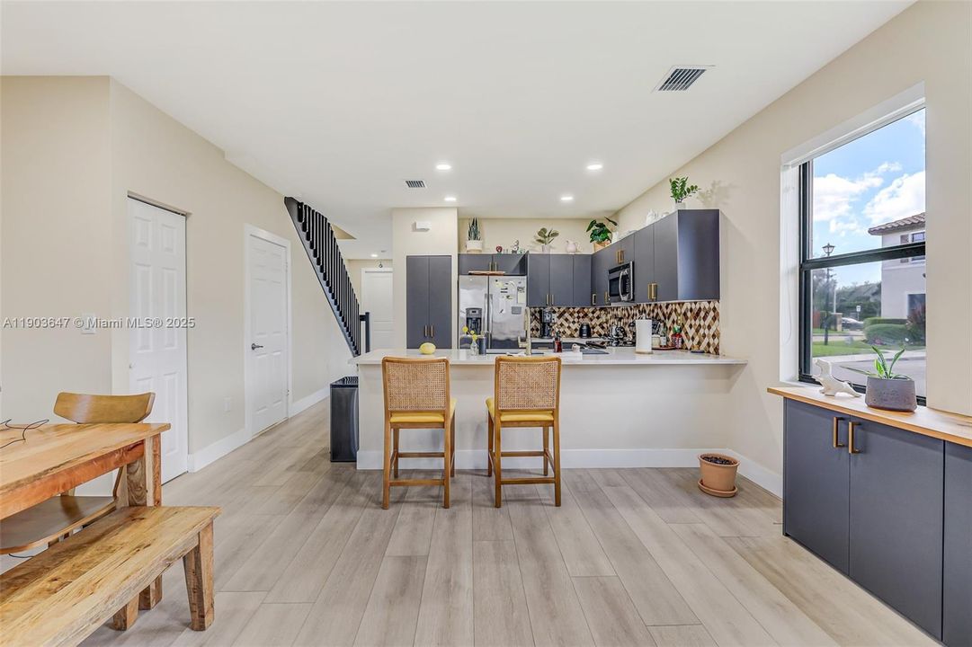 Active With Contract: $500,000 (3 beds, 2 baths, 1506 Square Feet)