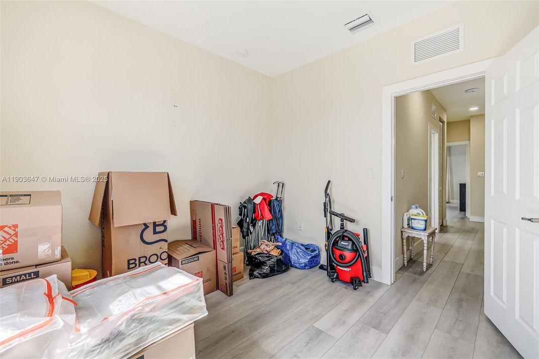 Active With Contract: $500,000 (3 beds, 2 baths, 1506 Square Feet)