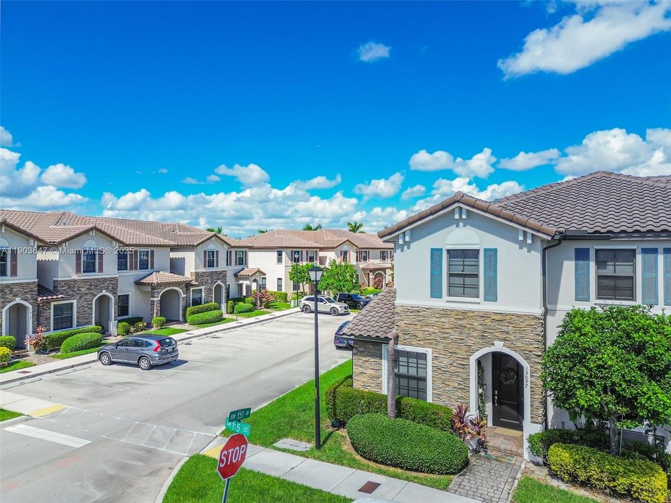 Active With Contract: $500,000 (3 beds, 2 baths, 1506 Square Feet)