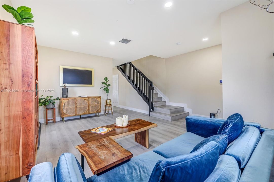 Active With Contract: $500,000 (3 beds, 2 baths, 1506 Square Feet)