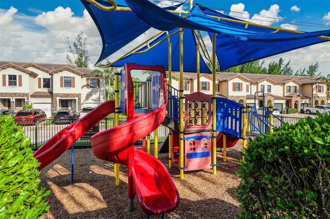 Active With Contract: $500,000 (3 beds, 2 baths, 1506 Square Feet)