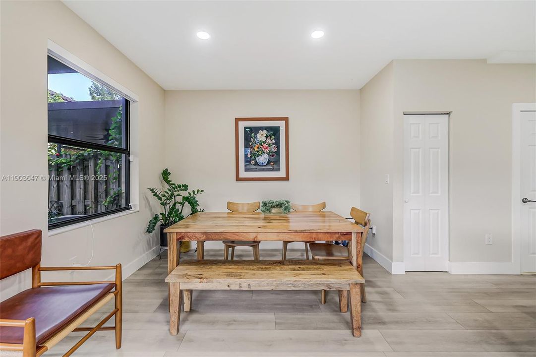 Active With Contract: $500,000 (3 beds, 2 baths, 1506 Square Feet)