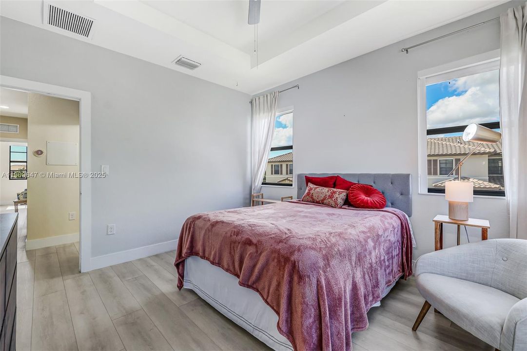 Active With Contract: $500,000 (3 beds, 2 baths, 1506 Square Feet)