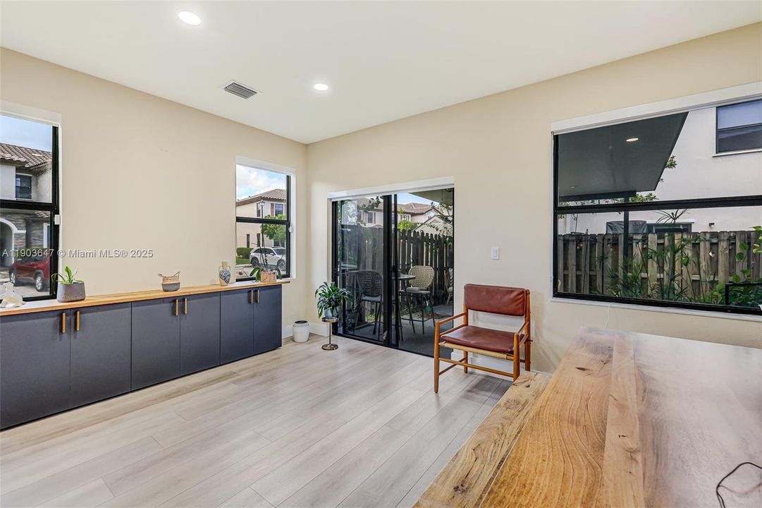 Active With Contract: $500,000 (3 beds, 2 baths, 1506 Square Feet)