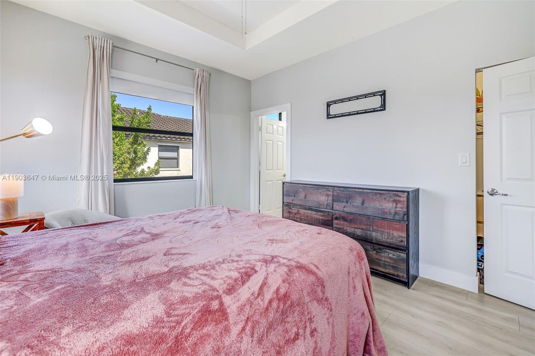 Active With Contract: $500,000 (3 beds, 2 baths, 1506 Square Feet)