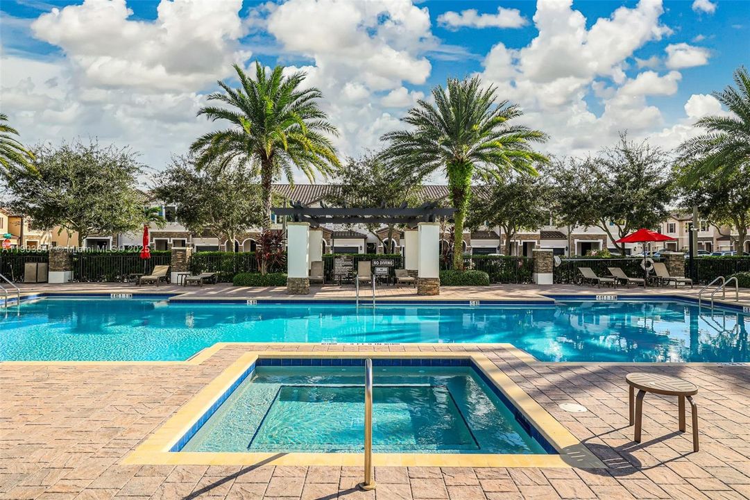 Active With Contract: $500,000 (3 beds, 2 baths, 1506 Square Feet)