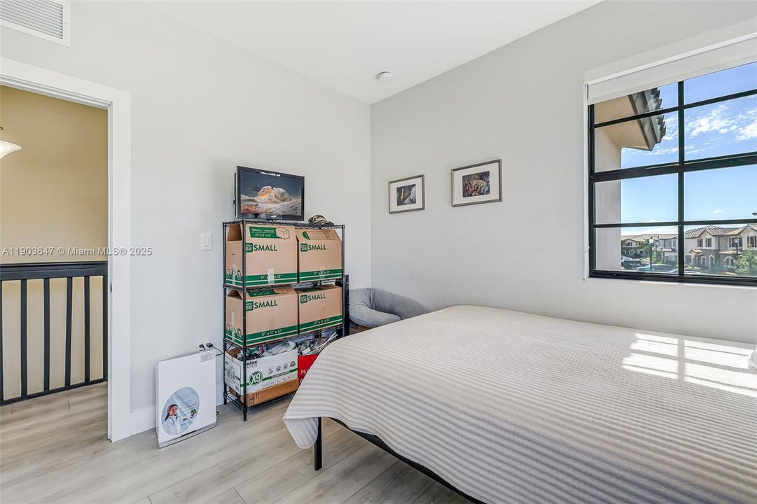 Active With Contract: $500,000 (3 beds, 2 baths, 1506 Square Feet)