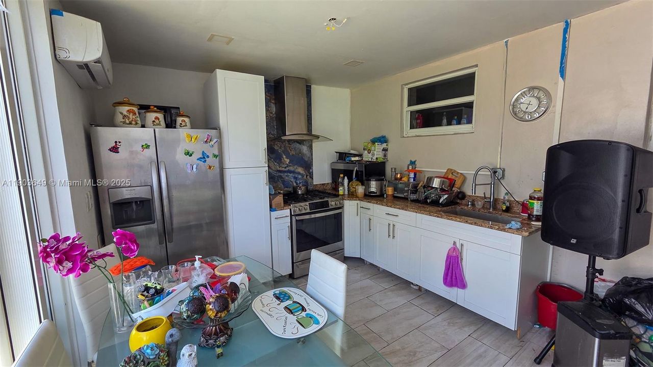 For Sale: $550,000 (4 beds, 3 baths, 1066 Square Feet)