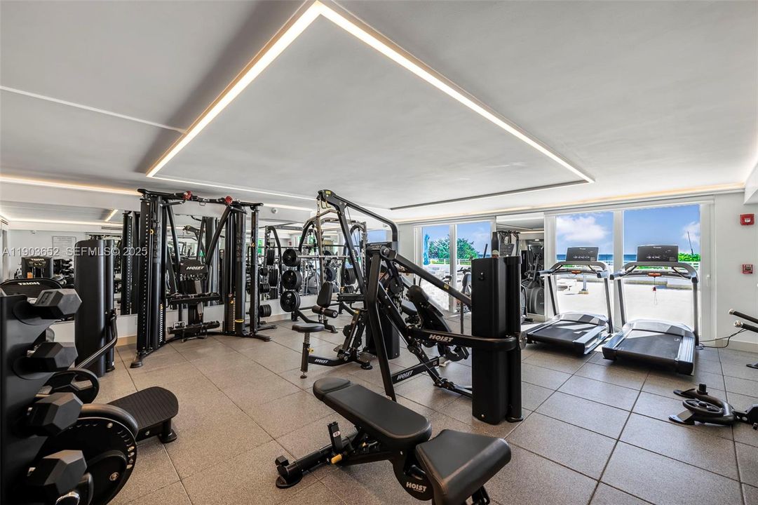 For Sale: $415,000 (0 beds, 1 baths, 407 Square Feet)