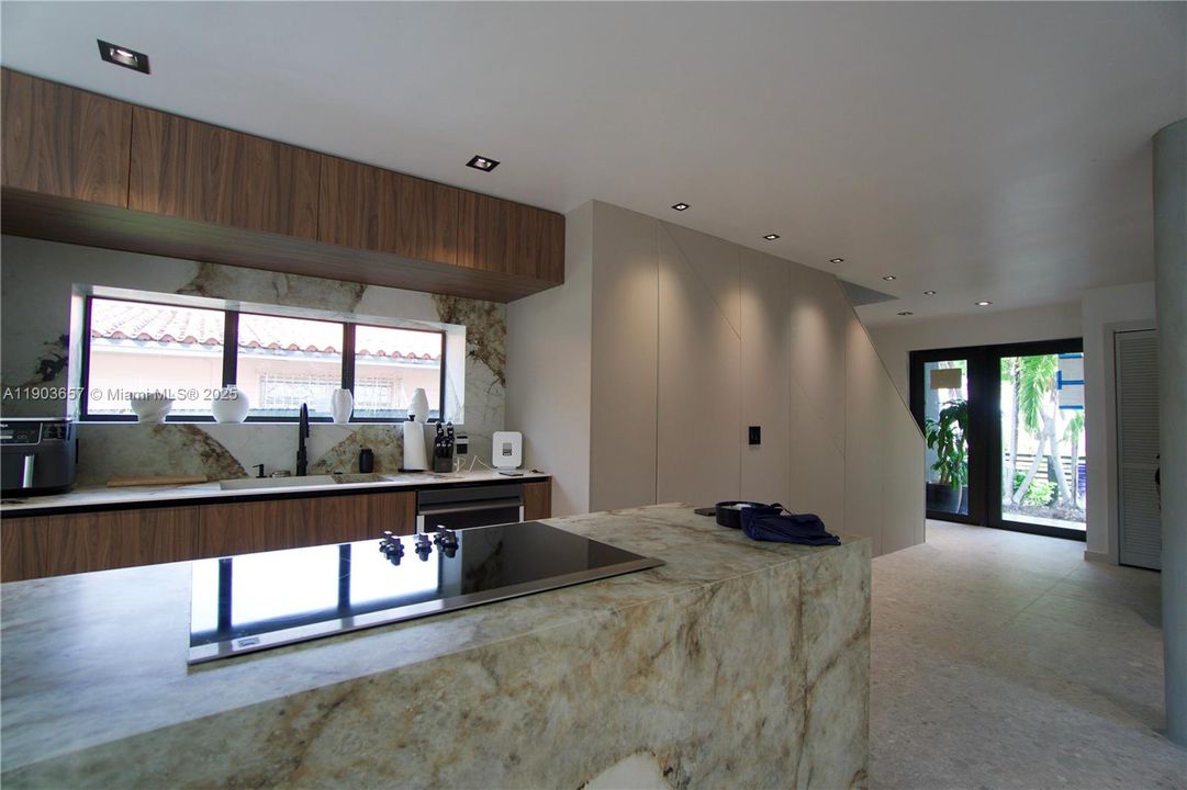 For Sale: $1,749,000 (4 beds, 4 baths, 2324 Square Feet)