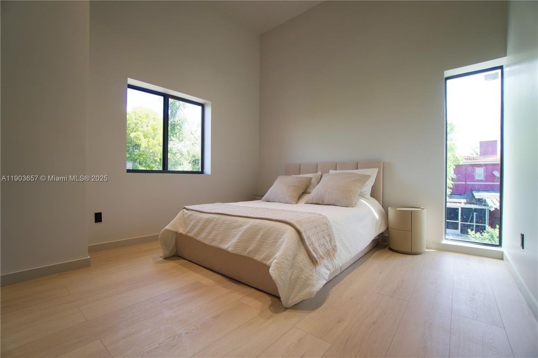 For Sale: $1,749,000 (4 beds, 4 baths, 2324 Square Feet)