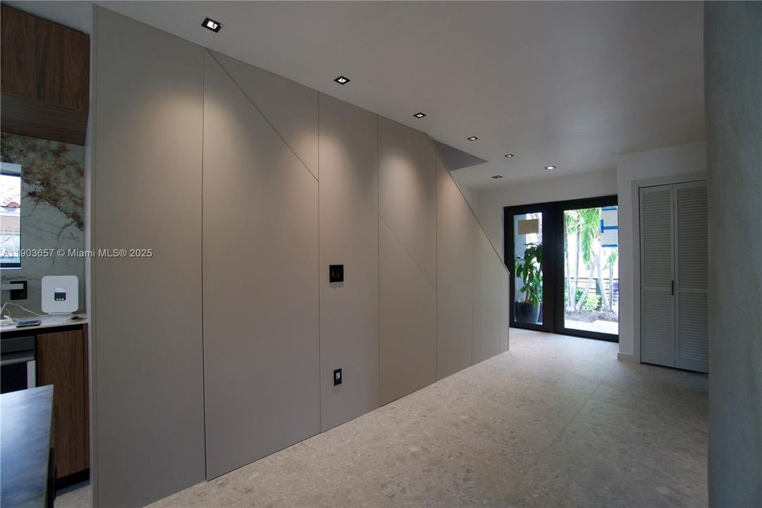 For Sale: $1,749,000 (4 beds, 4 baths, 2324 Square Feet)