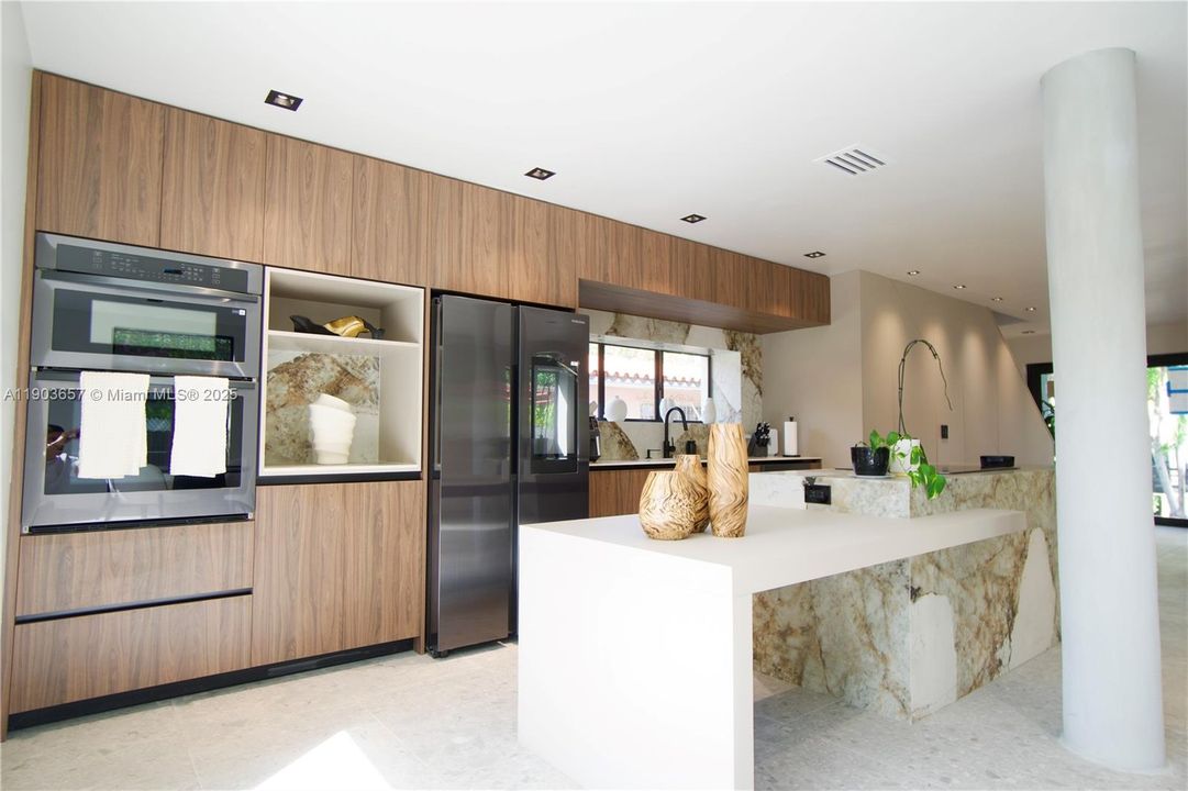 For Sale: $1,749,000 (4 beds, 4 baths, 2324 Square Feet)