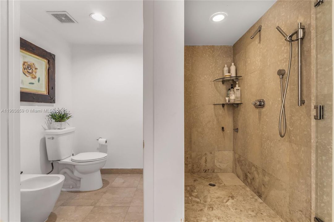 For Rent: $15,000 (2 beds, 2 baths, 1437 Square Feet)