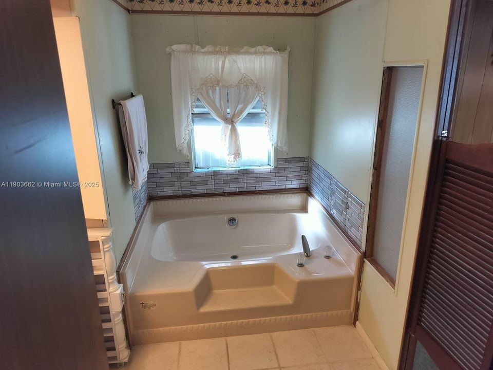 En Venta: $750,000 (2 camas, 2 baños, 0 Pies cuadrados)