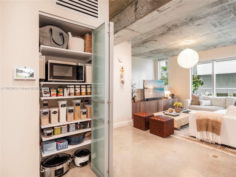 Active With Contract: $5,850 (2 beds, 2 baths, 1507 Square Feet)