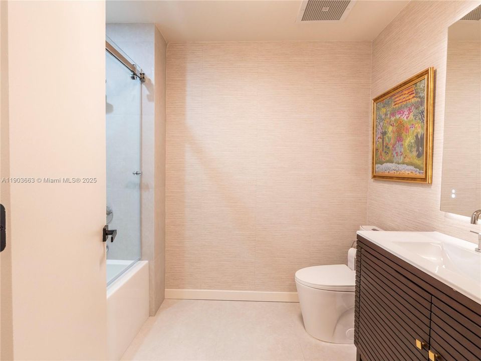 Active With Contract: $5,850 (2 beds, 2 baths, 1507 Square Feet)