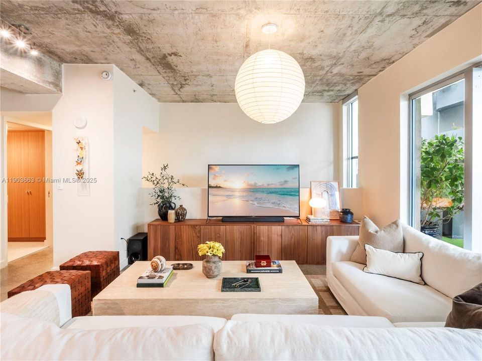 Active With Contract: $5,850 (2 beds, 2 baths, 1507 Square Feet)