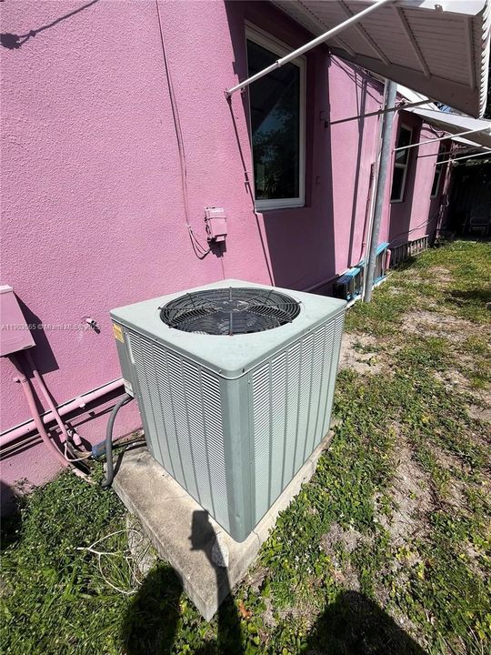 For Sale: $472,900 (3 beds, 2 baths, 1711 Square Feet)