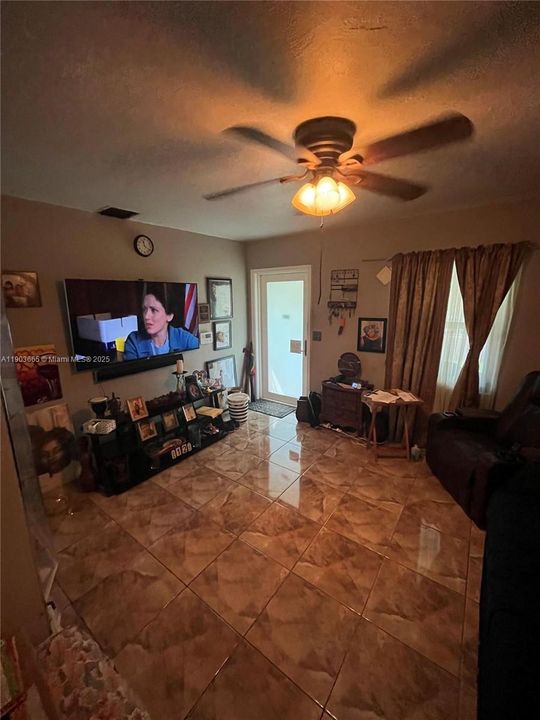 For Sale: $472,900 (3 beds, 2 baths, 1711 Square Feet)