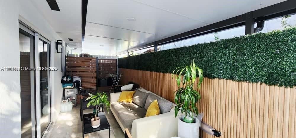 Recently Rented: $2,500 (2 beds, 1 baths, 2175 Square Feet)