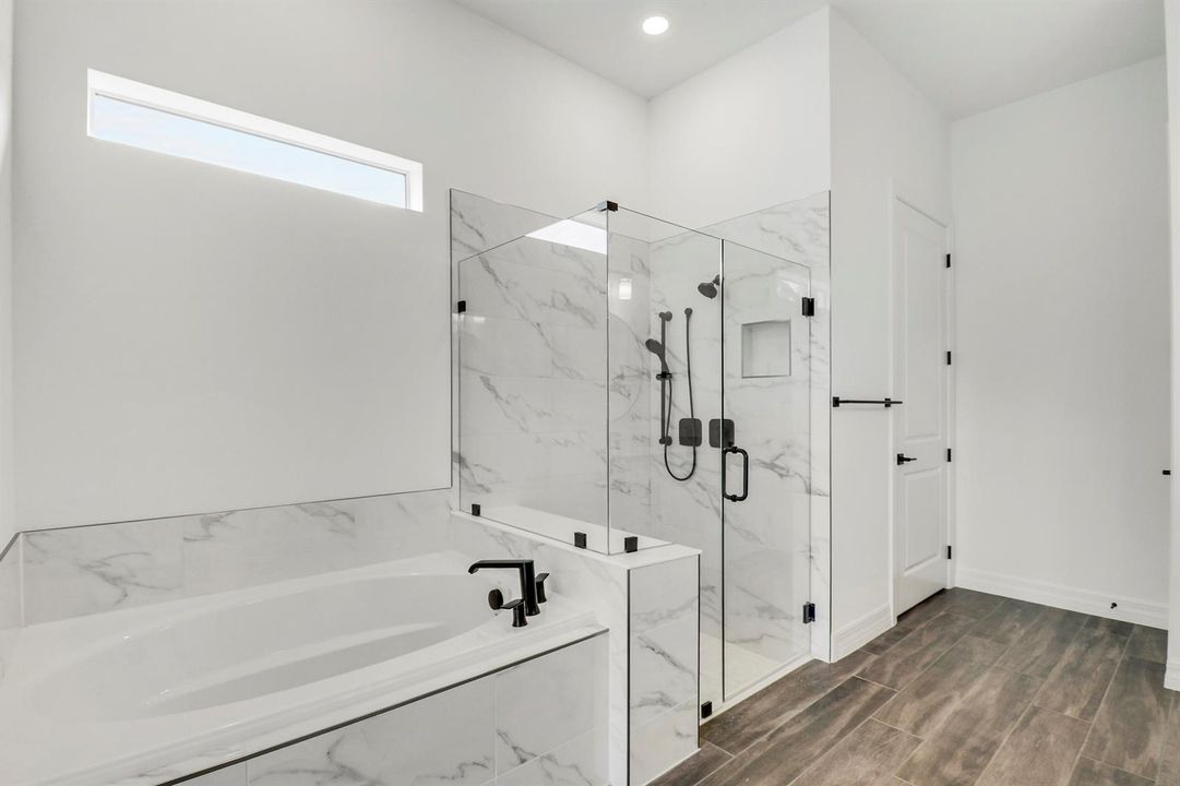 Spa-Like Owner's Bath