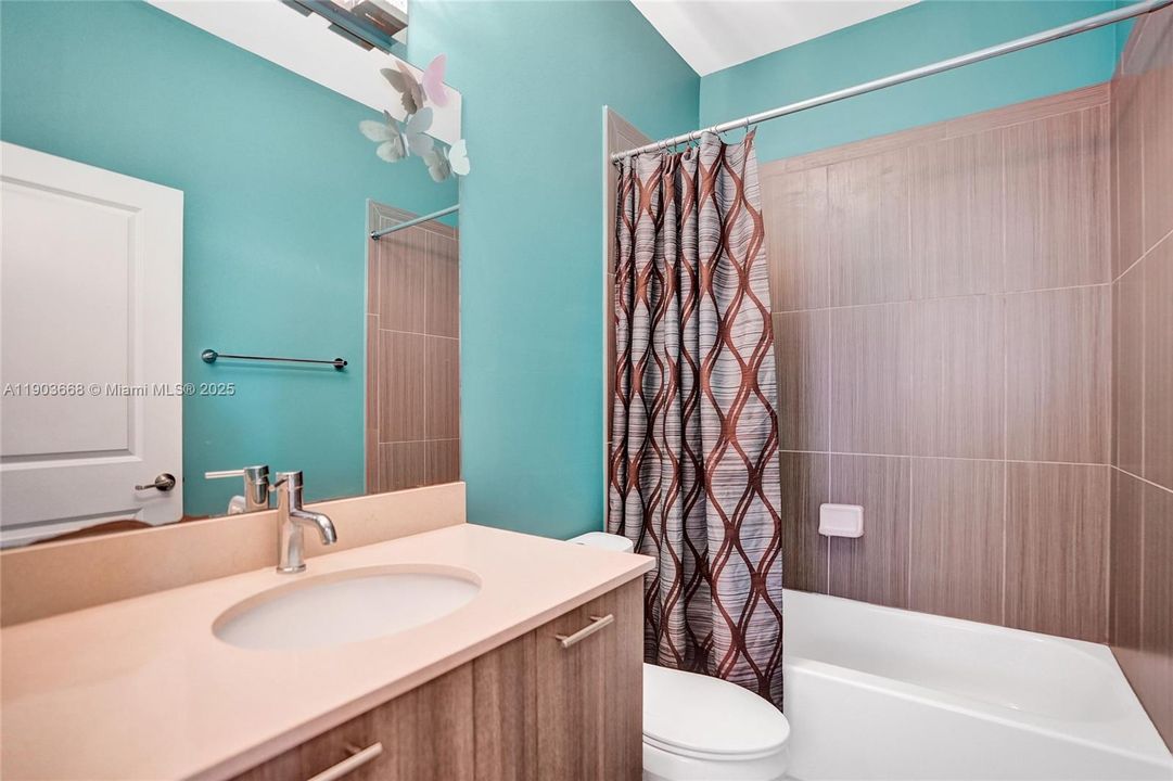 For Sale: $555,000 (3 beds, 2 baths, 1842 Square Feet)