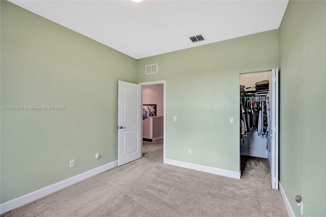 For Sale: $555,000 (3 beds, 2 baths, 1842 Square Feet)