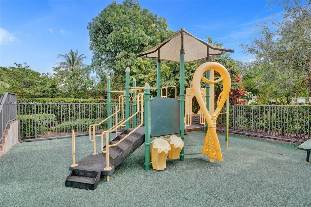 For Sale: $555,000 (3 beds, 2 baths, 1842 Square Feet)