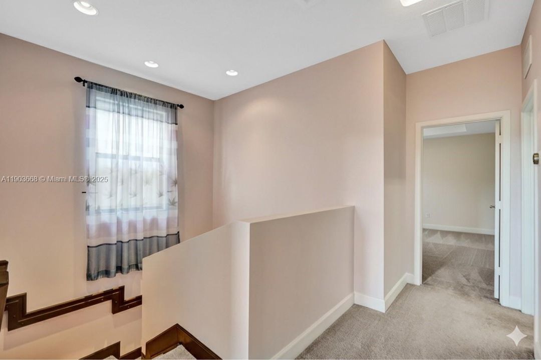 For Sale: $555,000 (3 beds, 2 baths, 1842 Square Feet)