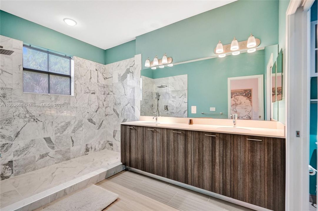 For Sale: $555,000 (3 beds, 2 baths, 1842 Square Feet)