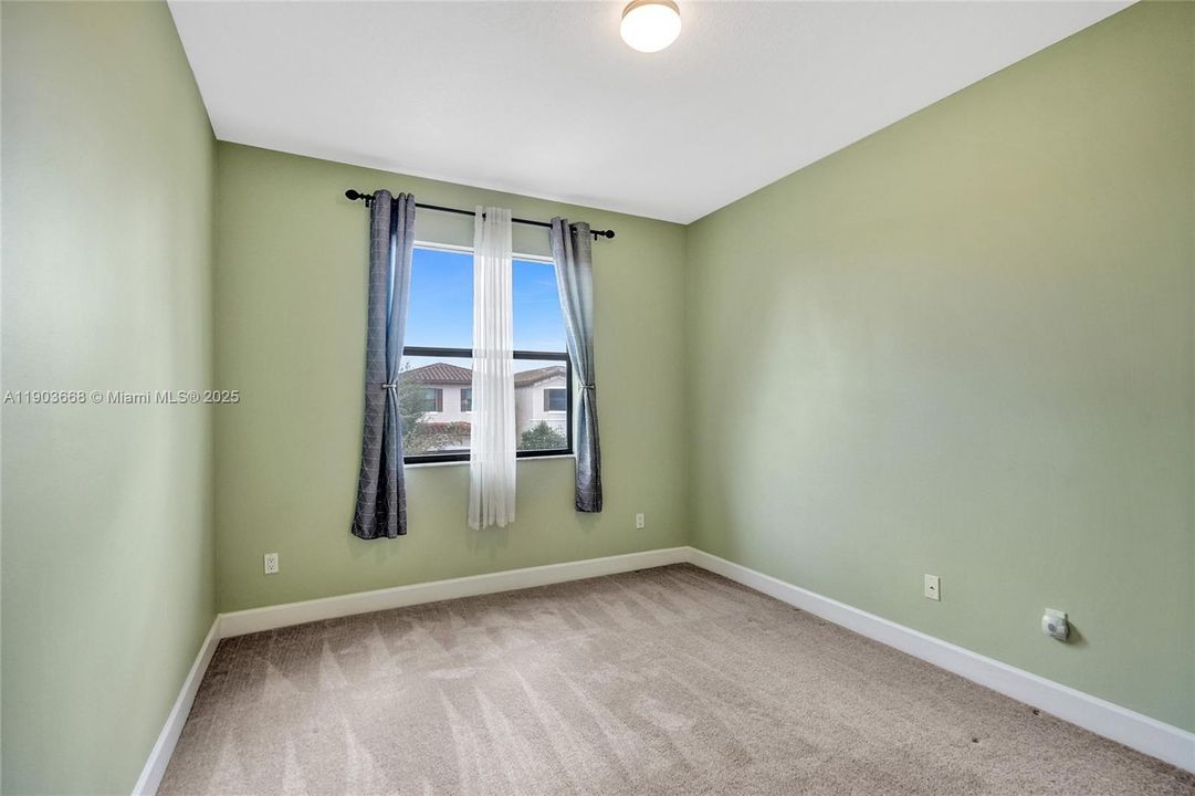 For Sale: $555,000 (3 beds, 2 baths, 1842 Square Feet)