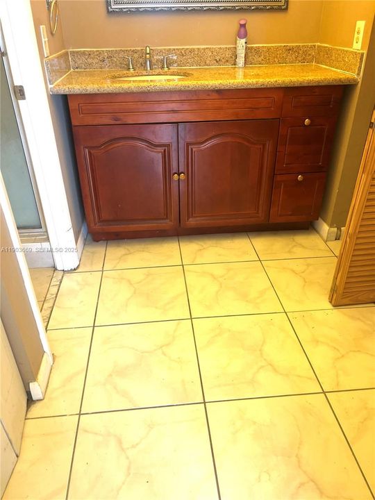 For Rent: $2,000 (2 beds, 2 baths, 1112 Square Feet)