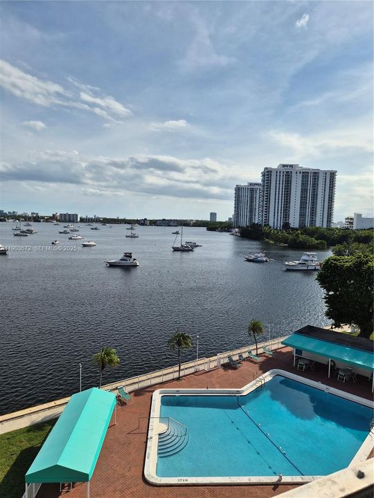 出租: $1,800 (1 贝兹, 1 浴室, 768 平方英尺)