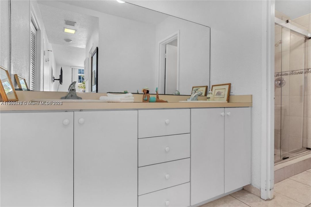 For Sale: $507,500 (2 beds, 2 baths, 1120 Square Feet)