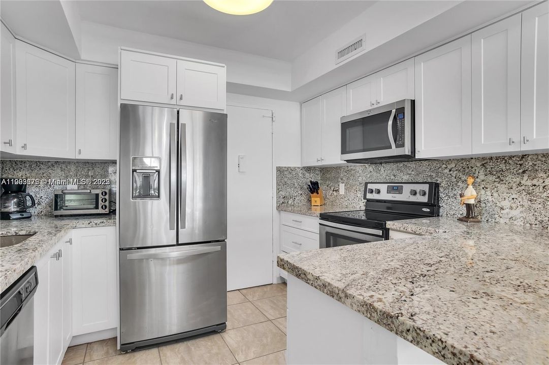 For Sale: $507,500 (2 beds, 2 baths, 1120 Square Feet)