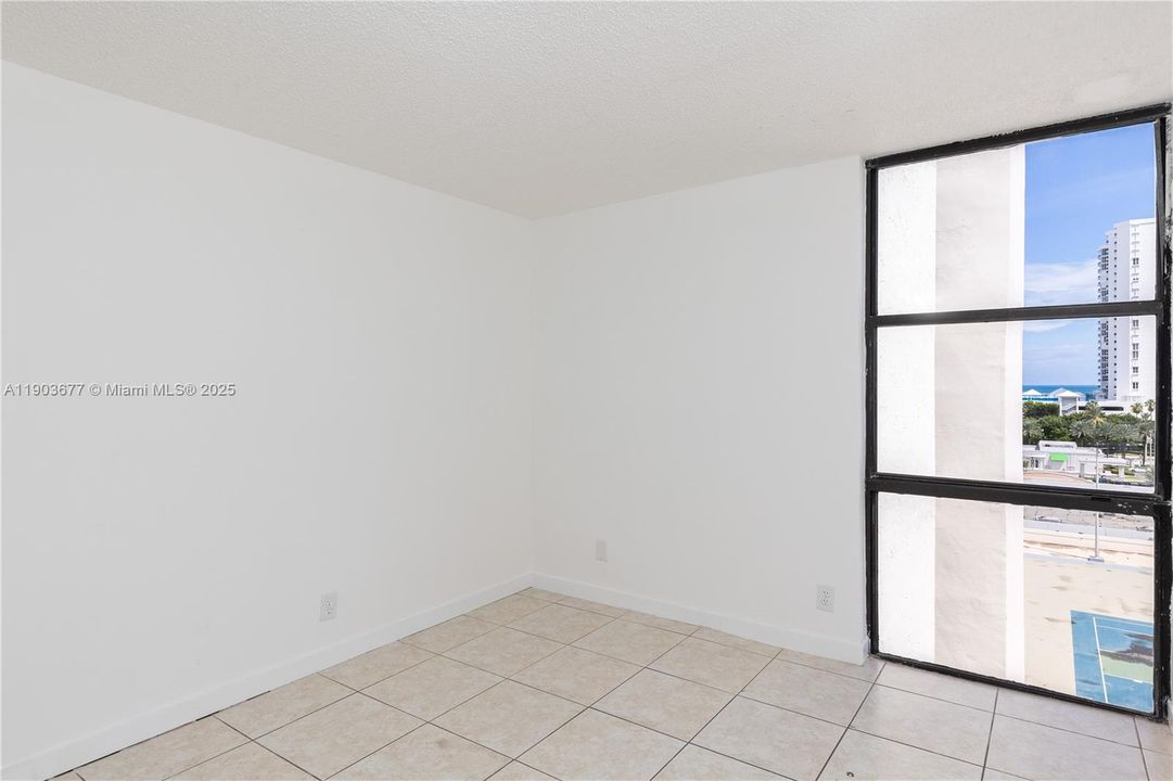 Recently Rented: $2,400 (2 beds, 2 baths, 894 Square Feet)