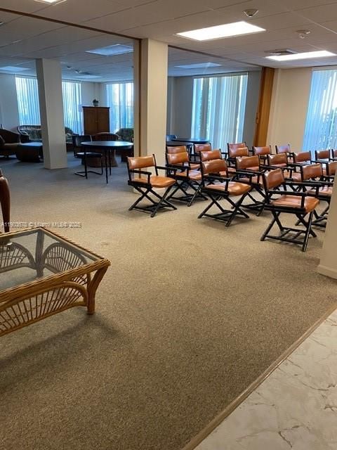 For Rent: $1,950 (1 beds, 1 baths, 870 Square Feet)