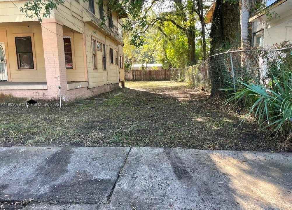 待售: $225,000 (4 贝兹, 2 浴室, 0 平方英尺)