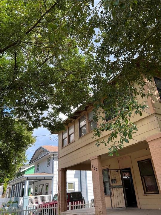 待售: $225,000 (4 贝兹, 2 浴室, 0 平方英尺)