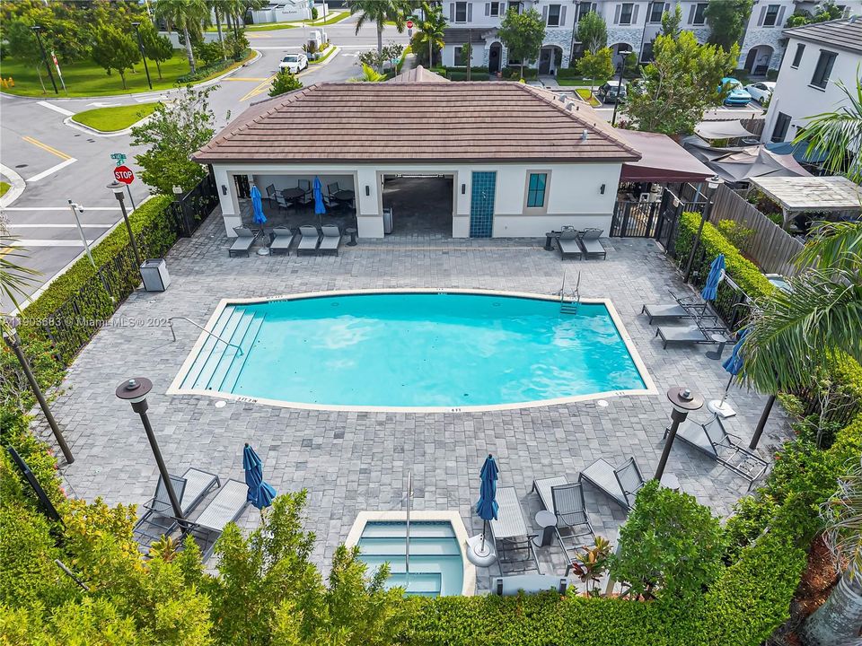 For Sale: $490,000 (3 beds, 2 baths, 1539 Square Feet)